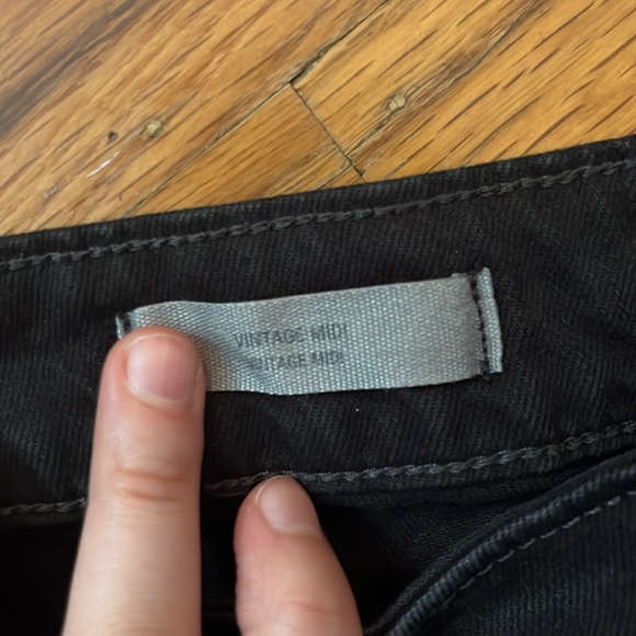 Cute black jean shorts! Universal Thread - Picture 4 of 4